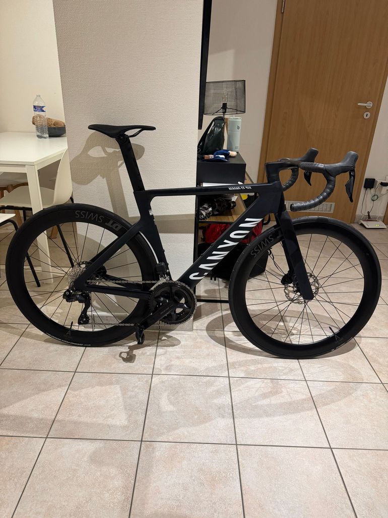Käytetty Canyon Aeroad CF SLX 7 Di2 2026 2026 Road & Gravel — kuva 1 / 3