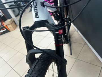 Brugt BMC Fourstroke 01 FRS 2024 2024 Mountainbike — billede 10 af 19