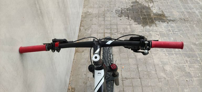 CUBE LTD Race 2016 2016 Mountainbike de segunda mano, Negro — imagen 2 de 9