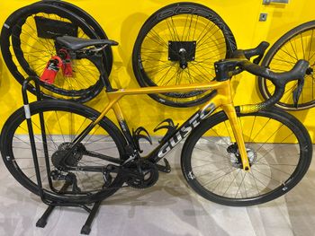 Tweedehands Gusto Custom Shimano 105 Di2 2025 Road & Gravel — afbeelding 2 van 6
