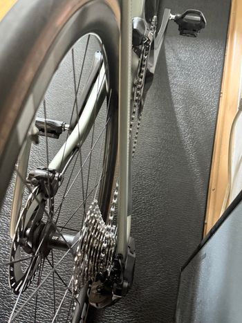 Used Canyon Endurace CF SLX 8 Di2 2025 Road & Gravel, Green — image 24 of 27