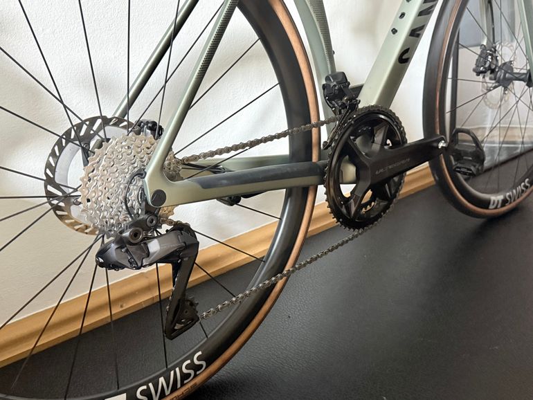 Used Canyon Endurace CF SLX 8 Di2 2025 Road & Gravel, Green — image 7 of 27