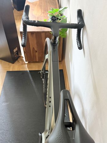 Used Canyon Endurace CF SLX 8 Di2 2025 Road & Gravel, Green — image 19 of 27