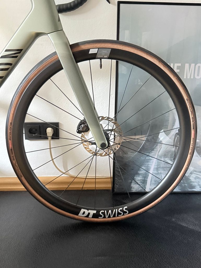 Used Canyon Endurace CF SLX 8 Di2 2025 Road & Gravel, Green — image 9 of 27