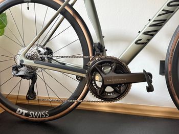 Used Canyon Endurace CF SLX 8 Di2 2025 Road & Gravel, Green — image 26 of 27
