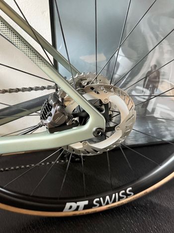 Used Canyon Endurace CF SLX 8 Di2 2025 Road & Gravel, Green — image 11 of 27