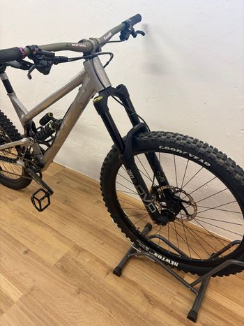 Używany Reichmann Custom Shimano Saint 2024 Mountainbike — zdjęcie 6 z 15