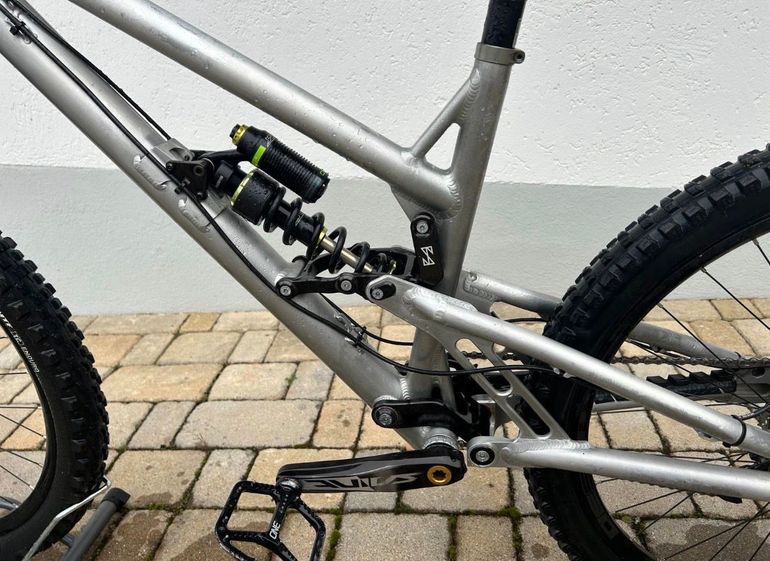 Używany Reichmann Custom Shimano Saint 2024 Mountainbike — zdjęcie 11 z 15