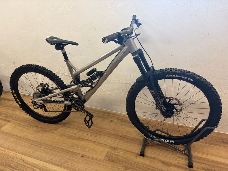 Używany Reichmann Custom Shimano Saint 2024 Mountainbike — zdjęcie 2 z 15