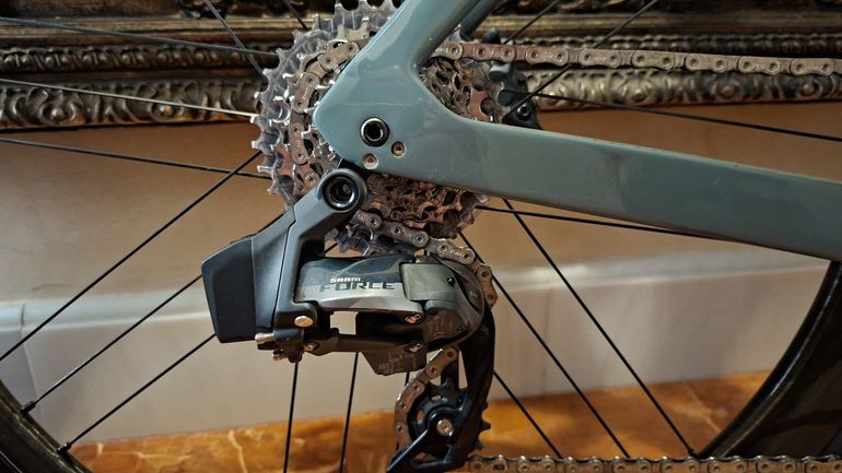 Used Trek Madone SL 7 eTap 2023 2023 Road & Gravel, Light Gray — image 2 of 6