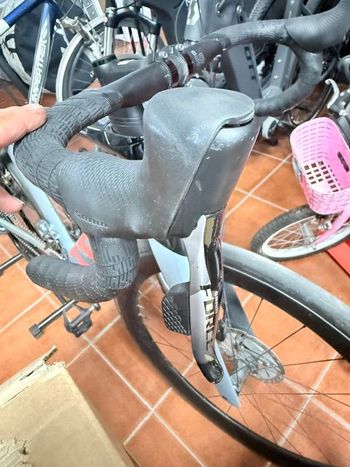 Used Trek Madone SL 7 eTap 2023 2023 Road & Gravel, Light Gray — image 4 of 6