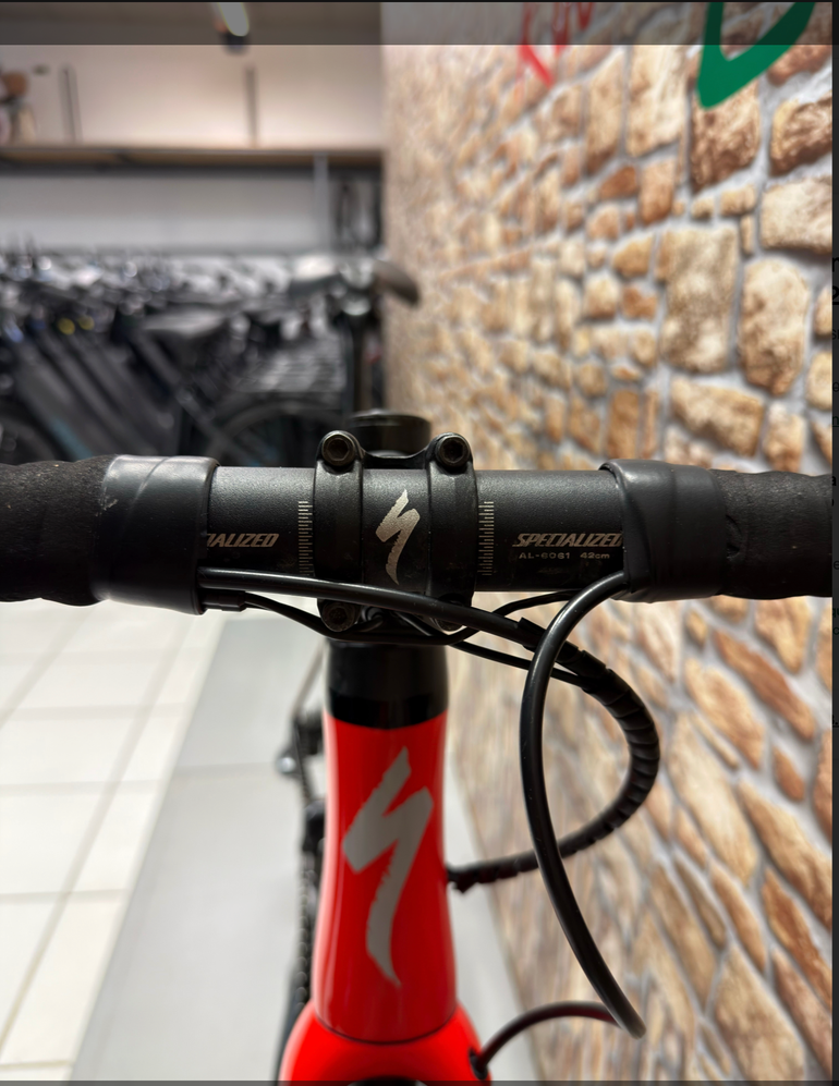 Used Specialized S-Works Tarmac SL6 Disc-Ultegra Di2 2022 2022 Road & Gravel, Red — image 5 of 10
