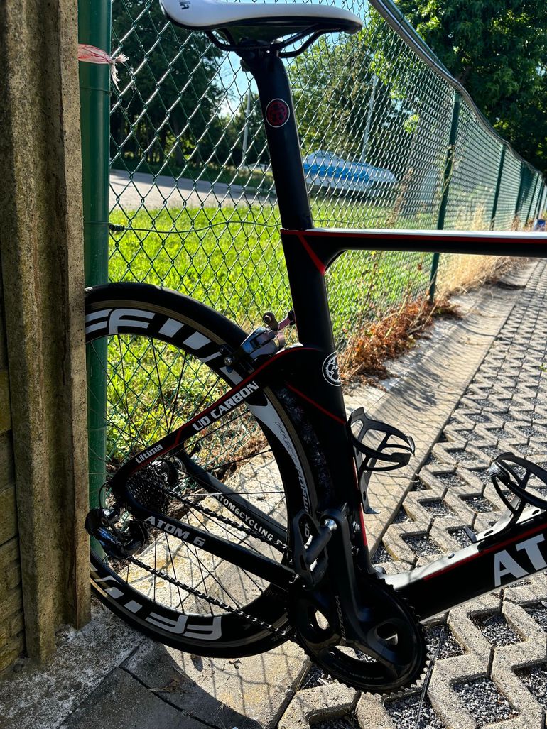 Used Atom6 Custom Shimano Ultegra Di2 2020 Road & Gravel, Black — image 5 of 11