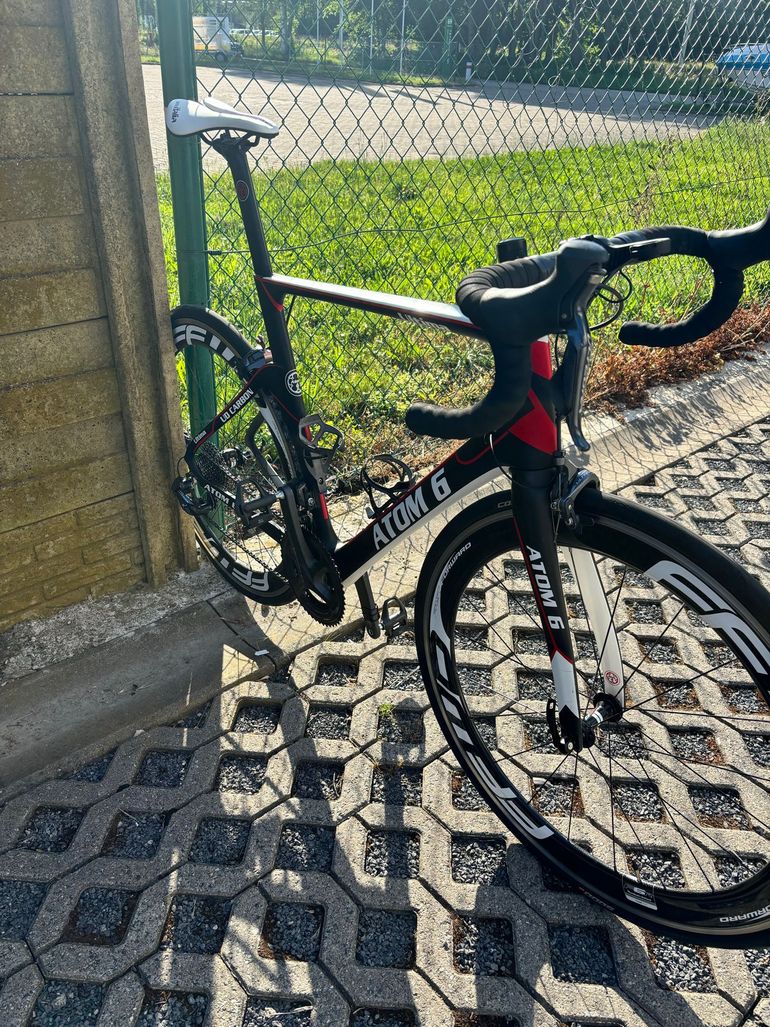 Used Atom6 Custom Shimano Ultegra Di2 2020 Road & Gravel, Black — image 3 of 11