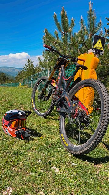 Used Wilson Davinci Custom Shimano GRX 2018 Mountainbike, Red — image 3 of 43