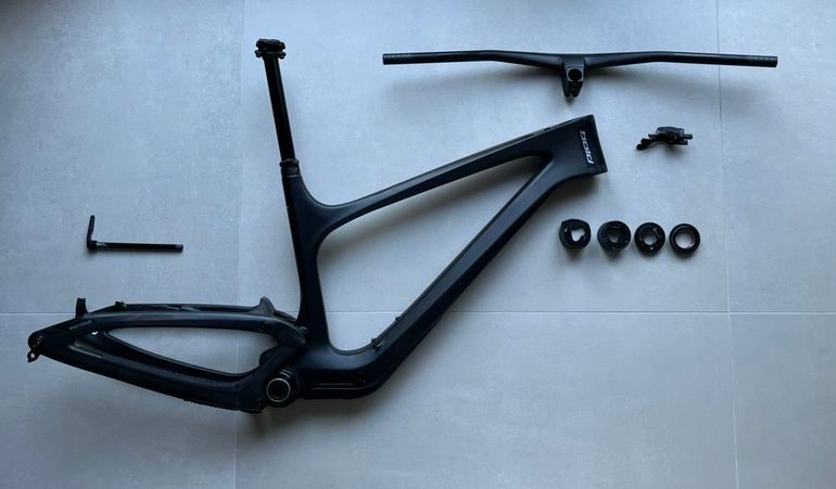 Used Bold LINKIN BLACK FRAME SET 2023 Frameset 2023 Mountainbike, Black, 29 — image 1 of 15