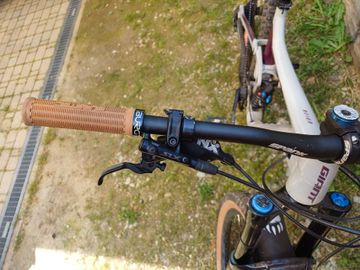 Giant Reign 29 SX 2021 2021 Mountainbike usato, Bianco — immagine 5 di 6