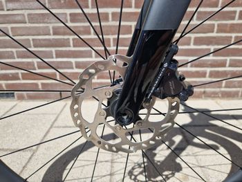 Used Trek Madone SL 6 Gen 8 2025 2025 Road & Gravel, Black — image 15 of 18