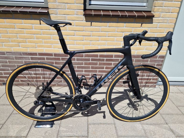Used Trek Madone SL 6 Gen 8 2025 2025 Road & Gravel, Black — image 1 of 18