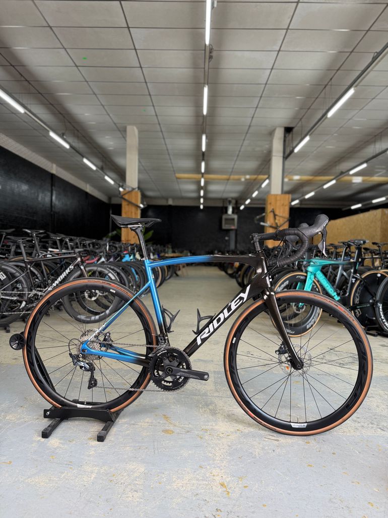 Used Ridley Fenix SL Disc - Shimano Ultegra 2x11sp 2023 2023 Road & Gravel, Black — image 1 of 22