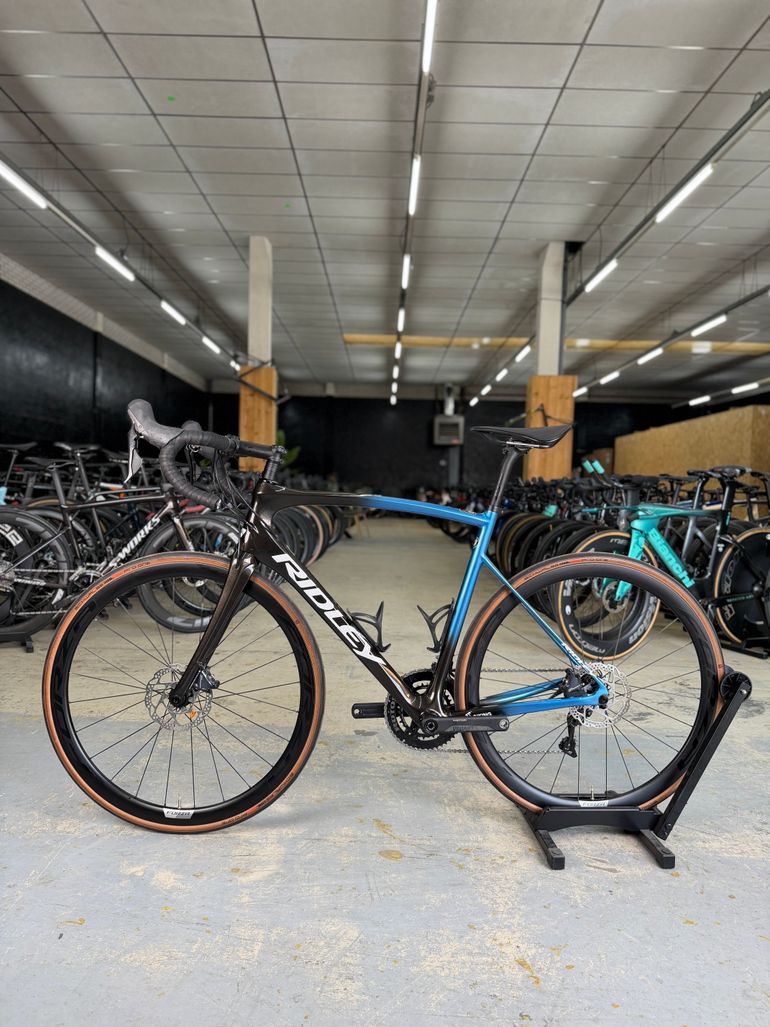 Used Ridley Fenix SL Disc - Shimano Ultegra 2x11sp 2023 2023 Road & Gravel, Black — image 13 of 22