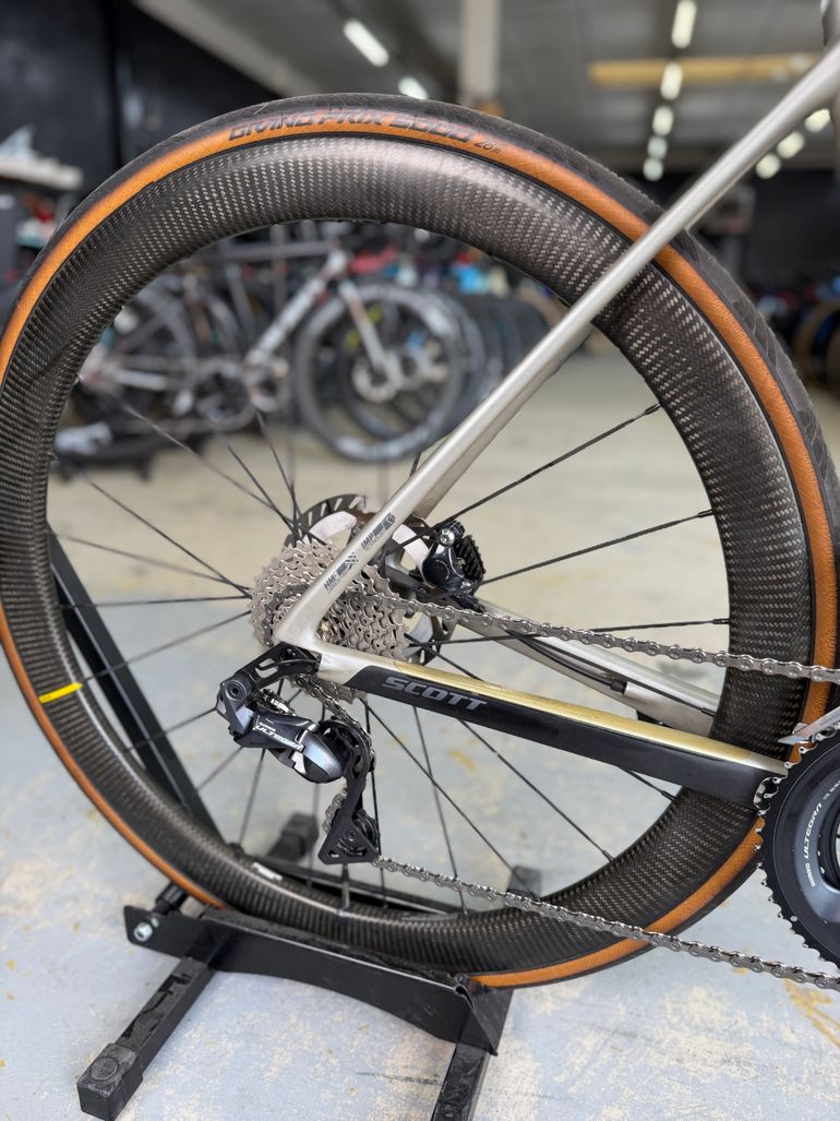 Used Scott Addict RC15 Di2 Carbon 2019 Road & Gravel, Black — image 8 of 22