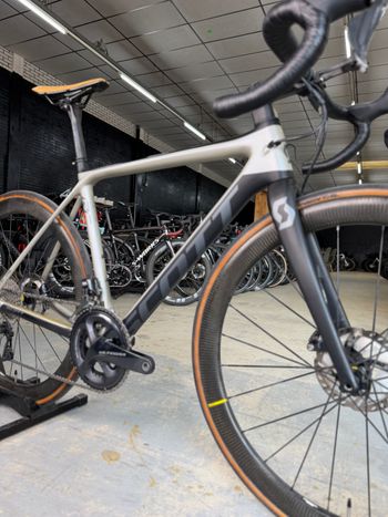 Used Scott Addict RC15 Di2 Carbon 2019 Road & Gravel, Black — image 4 of 22