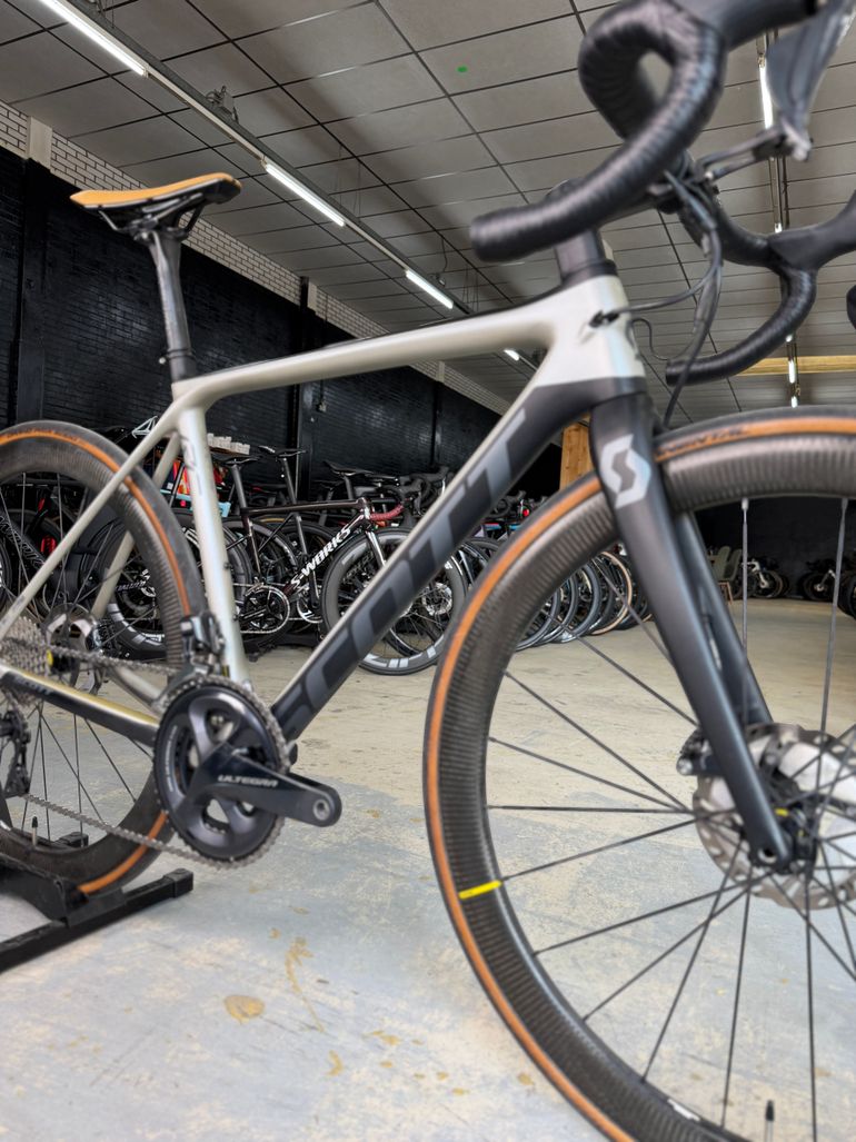 Used Scott Addict RC15 Di2 Carbon 2019 Road & Gravel, Black — image 4 of 22