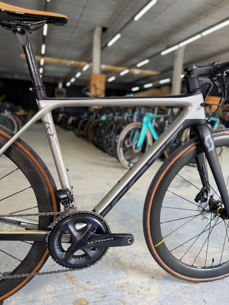 Used Scott Addict RC15 Di2 Carbon 2019 Road & Gravel, Black — image 10 of 22