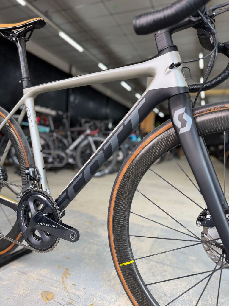 Used Scott Addict RC15 Di2 Carbon 2019 Road & Gravel, Black — image 6 of 22