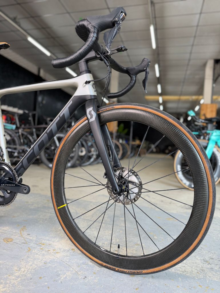 Used Scott Addict RC15 Di2 Carbon 2019 Road & Gravel, Black — image 3 of 22