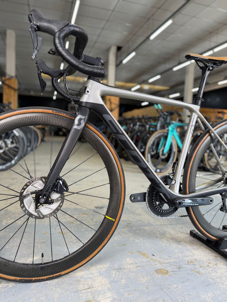 Used Scott Addict RC15 Di2 Carbon 2019 Road & Gravel, Black — image 16 of 22