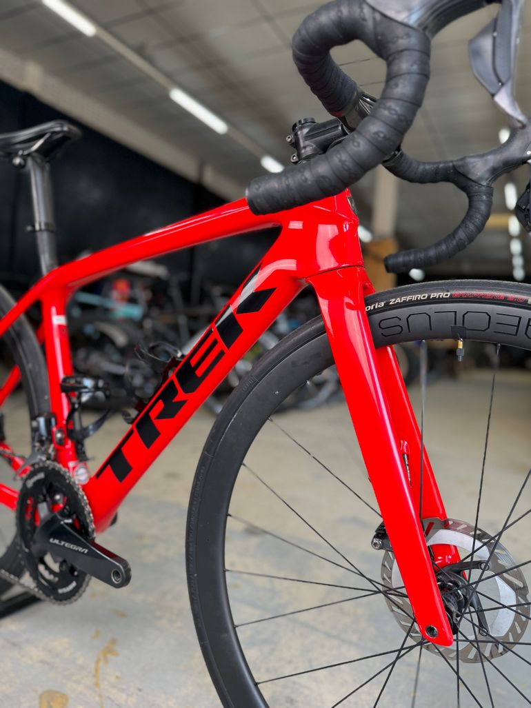 Used Trek Émonda SL 7 2021 2021 Road & Gravel, Red — image 4 of 20