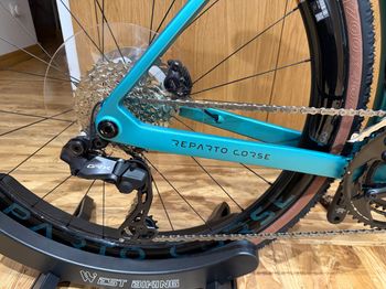Used Bianchi Impulso RC GRX 825 DI2 2025 2025 Road & Gravel, Blue — image 4 of 10