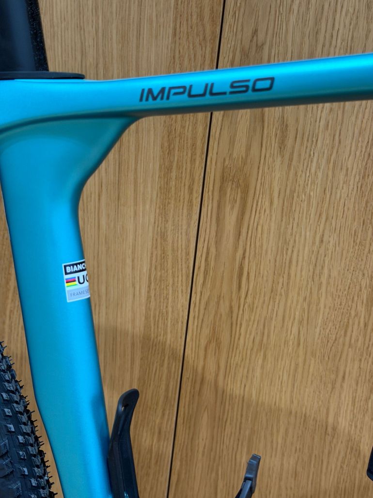 Used Bianchi Impulso RC GRX 825 DI2 2025 2025 Road & Gravel, Blue — image 8 of 10