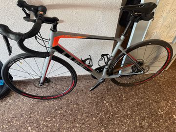 Tweedehands CUBE Attain Shimano 105 2016 Road & Gravel — afbeelding 2 van 8