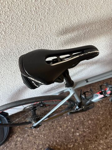 Tweedehands CUBE Attain Shimano 105 2016 Road & Gravel — afbeelding 4 van 8