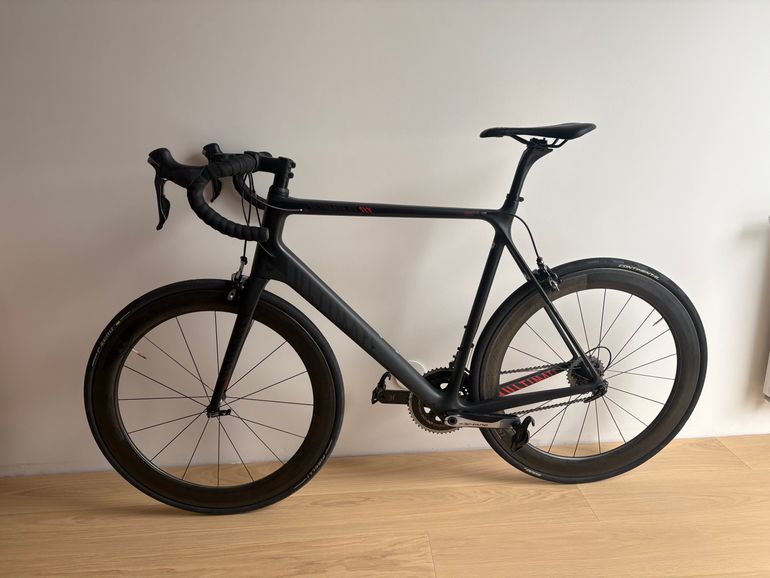 Used Canyon CF Ultimate SLX 9.0 Swiss Edition 2016 Road & Gravel, Black — image 9 of 10