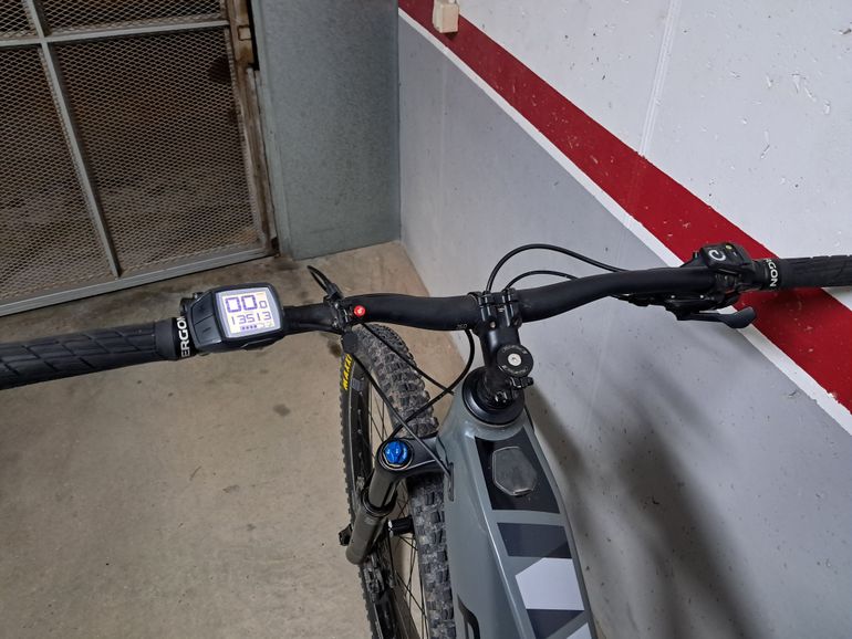 Used Focus THRON² 6.7 2020 Mountainbike, Light Gray — image 6 of 6
