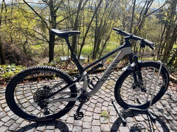 Used Canyon Neuron CF 9 SL 2021 2021 Mountainbike, Light Gray, 27.5, 29 — image 1 of 8