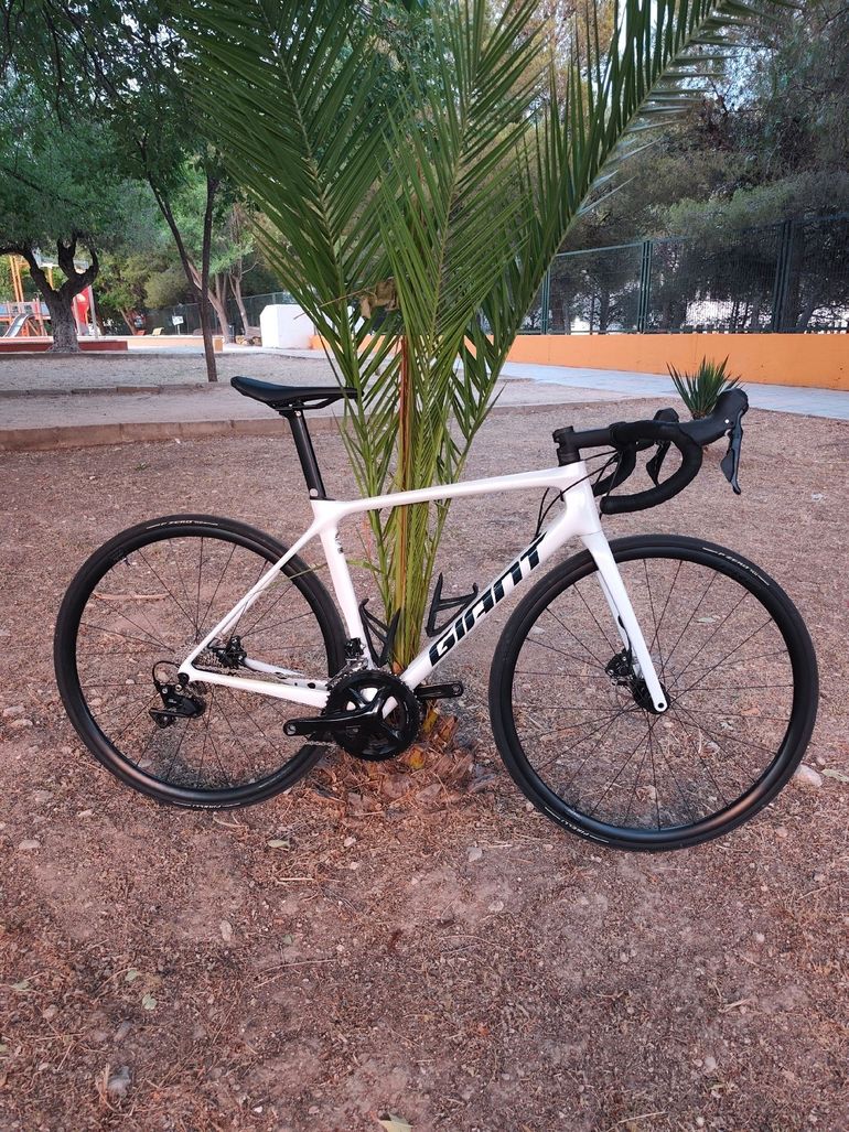 Used Giant TCR Advanced Disc 2 2021 2021 Road & Gravel, White — image 1 of 8