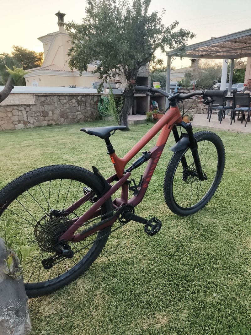 Used Canyon Spectral Shimano Deore 2022 Mountainbike, Orange — image 1 of 7