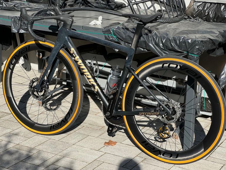 Tweedehands Specialized S-Works Tarmac SL8 - Shimano Dura-Ace Di2 2024 2024 Road & Gravel — afbeelding 2 van 3