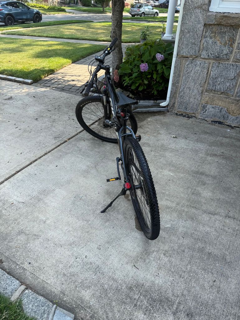 Used Giant Talon 29 3 2018 2018 Mountainbike, Black, 29 — image 2 of 3