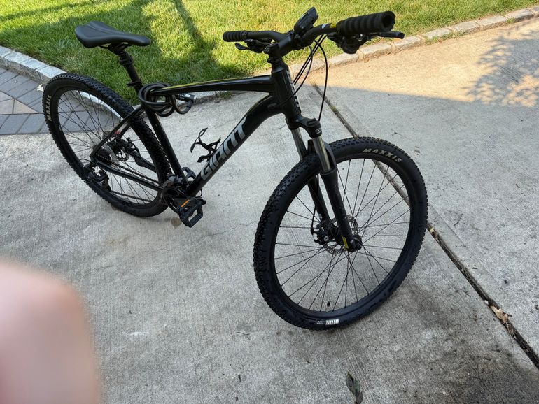 Used Giant Talon 29 3 2018 2018 Mountainbike, Black, 29 — image 3 of 3
