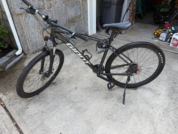 Used Giant Talon 29 3 2018 2018 Mountainbike, Black, 29 — image 1 of 3