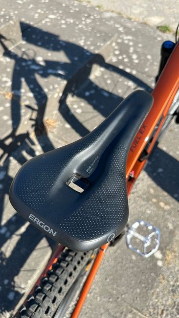 Used Trek Fuel EX 8 XT Gen 6 2025 2025 Mountainbike, Orange, 27.5, 29 — image 16 of 18