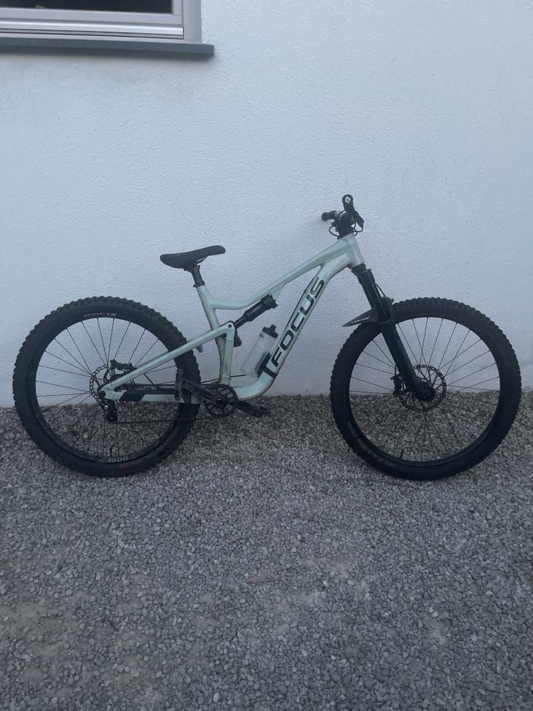 Used Focus Jam Shimano SLX 2022 Mountainbike, Light Gray — image 1 of 3