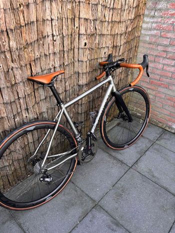 Używany Gilbertson Alure Custom Campagnolo Super Record EPS 2024 Road & Gravel — zdjęcie 2 z 7