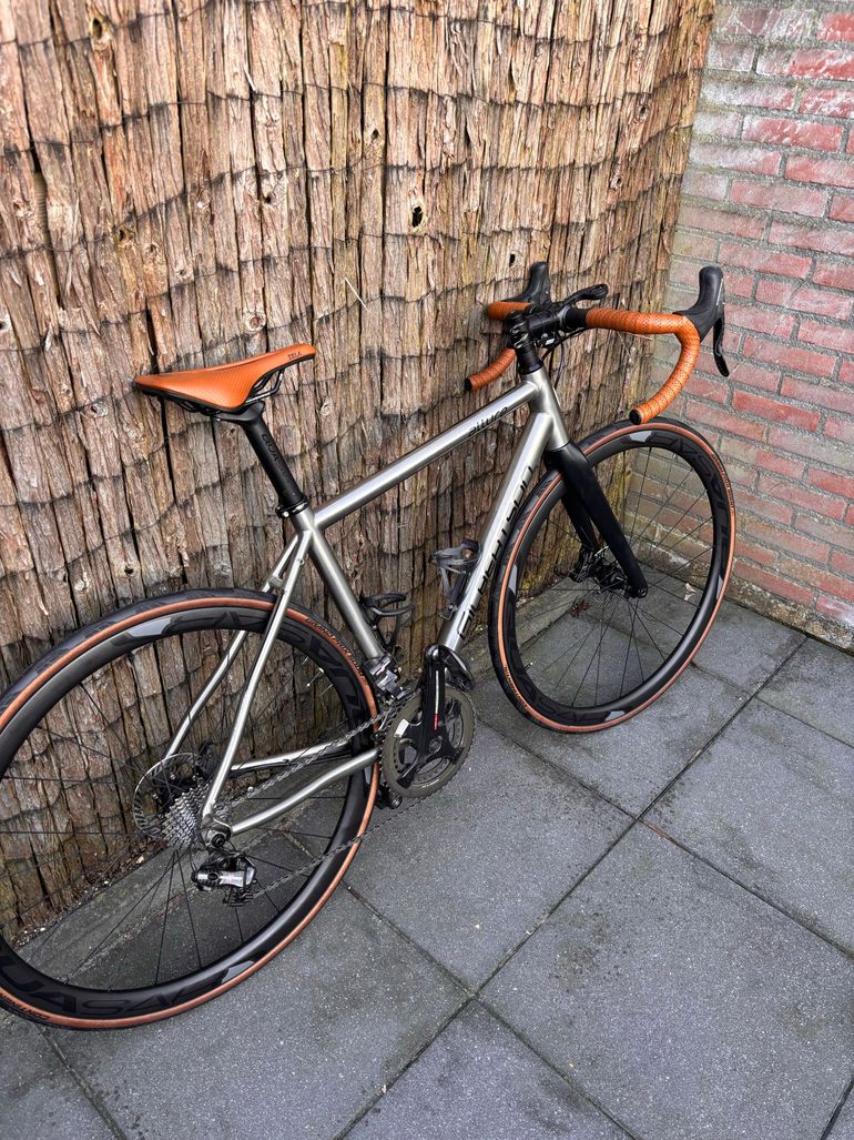 Używany Gilbertson Alure Custom Campagnolo Super Record EPS 2024 Road & Gravel — zdjęcie 2 z 7